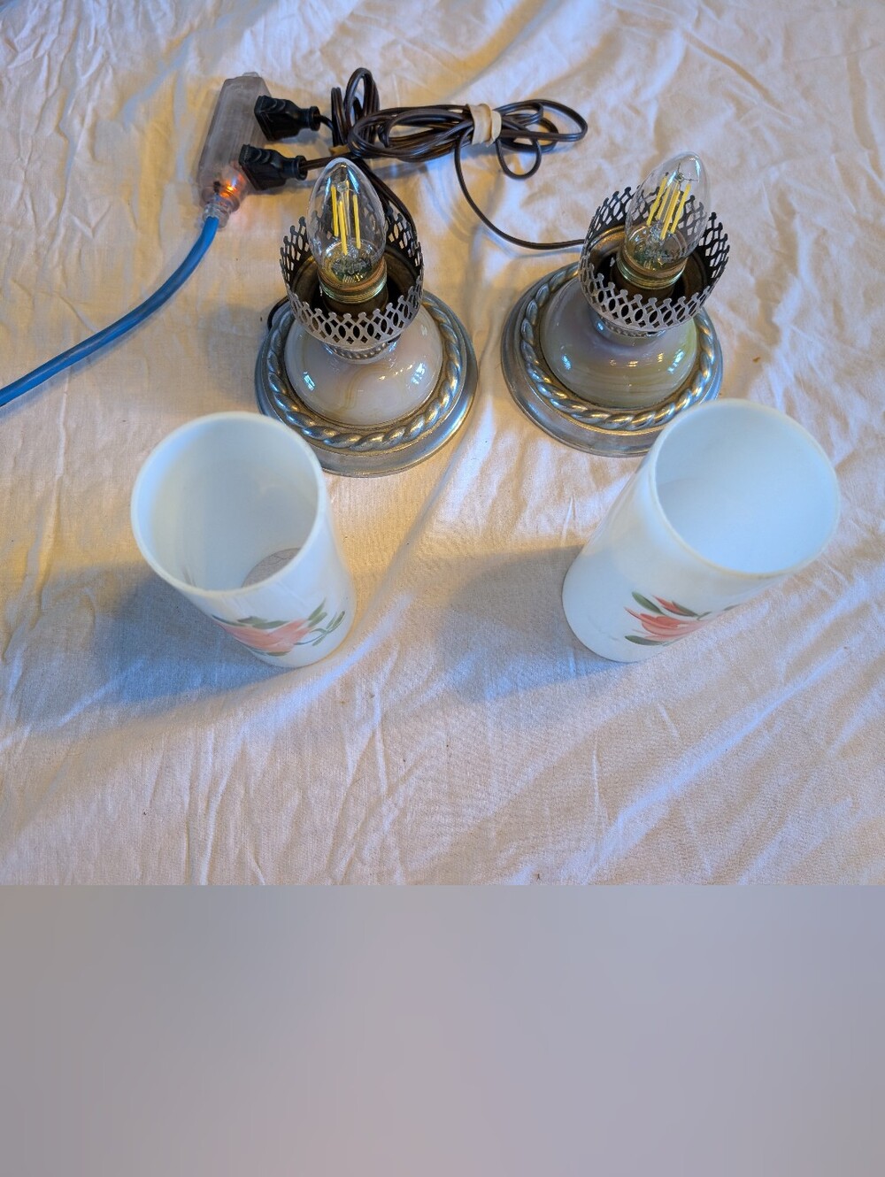 Vintage Floral Glass Table Lamp Pair with marble Base - Picture 6 of 10
